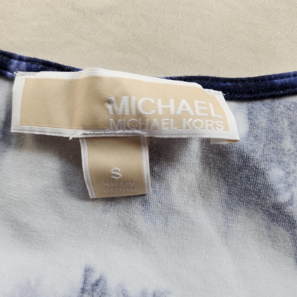 Michael Kors Women's Tie Dye Blue Cold Shoulder Top Size Small D4 - Picture 2 of 4